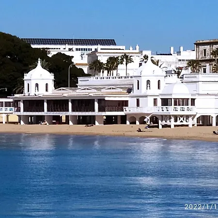 Atico Soleado 公寓 *